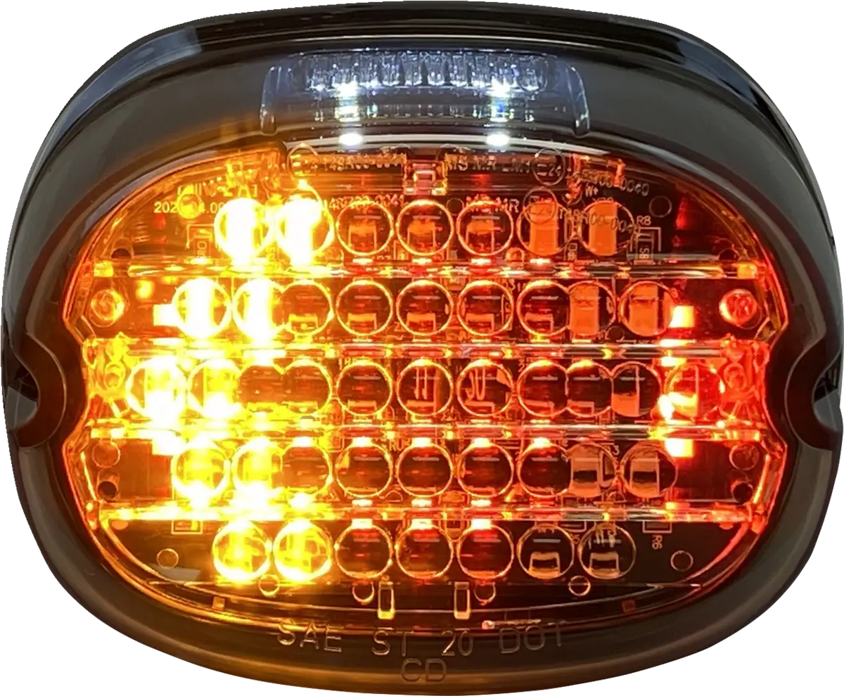 Нископрофилна LED задна светлина с интегрирани допълнителни мигачи