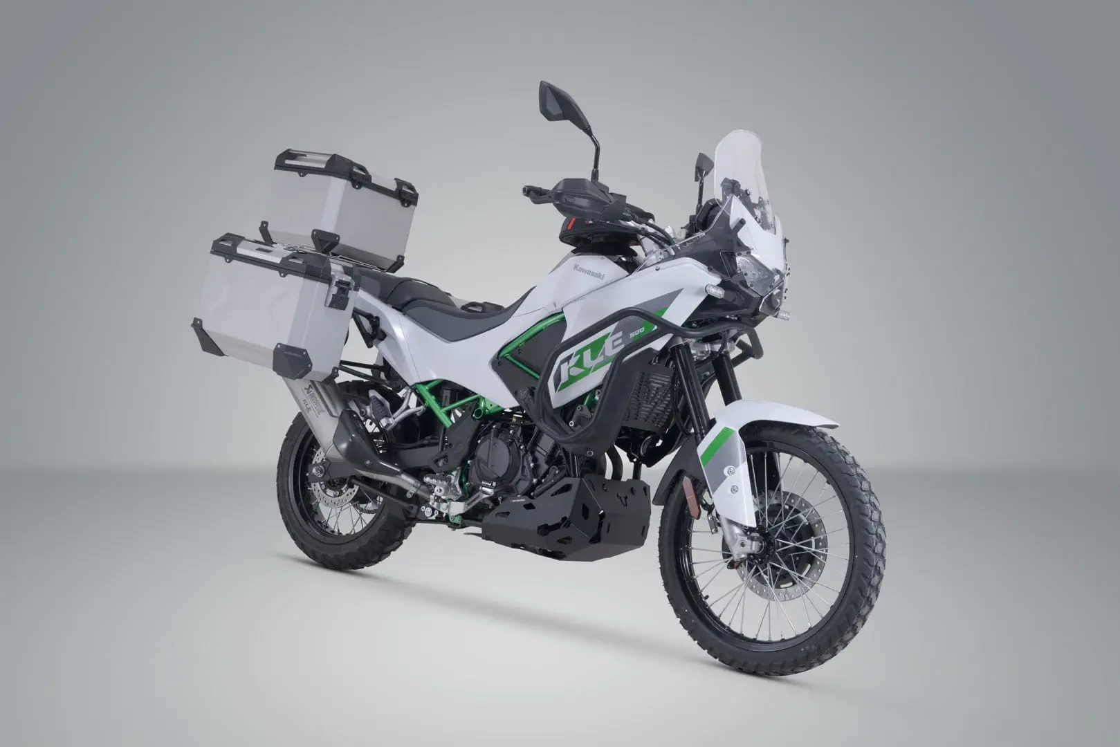 Adventure Set TRAX ADV (150 Liters) (Akrapovic Exhaust)